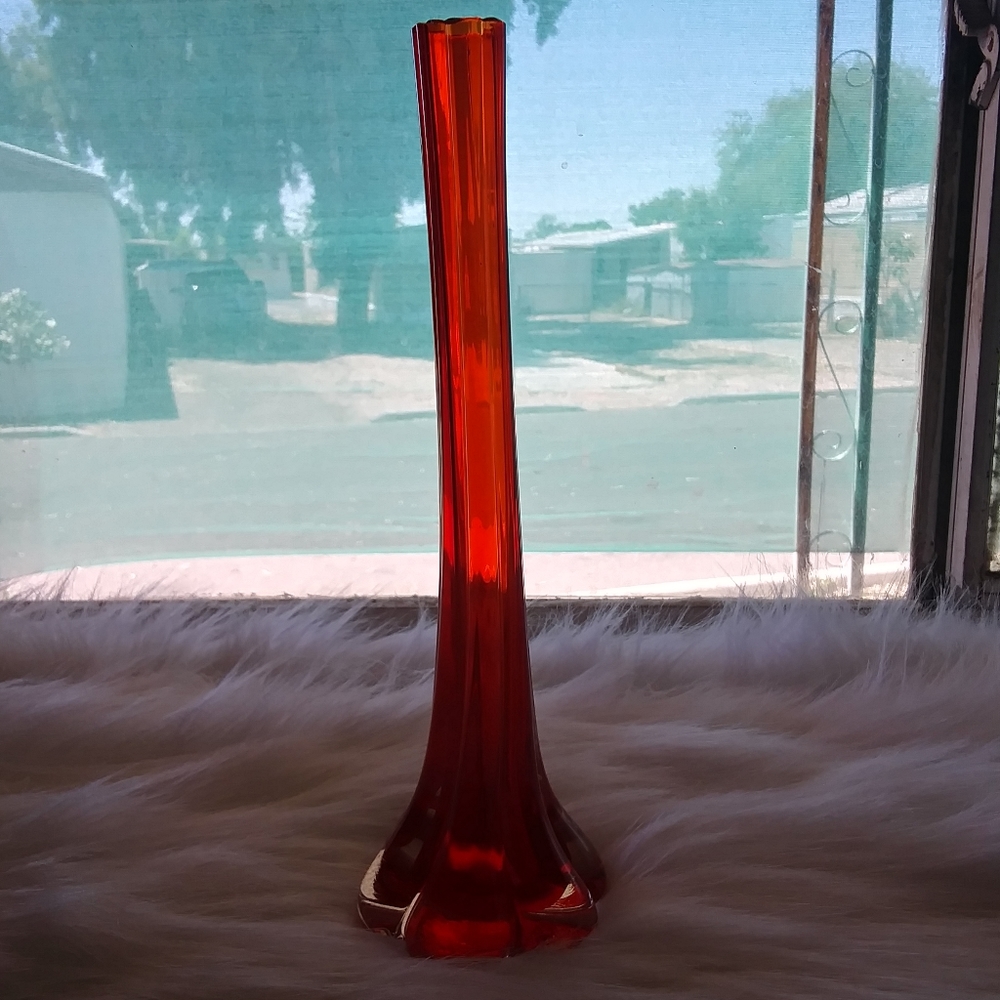 Rossini bud vase